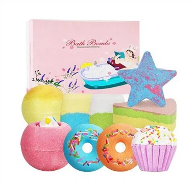 Prírodné šišky v tvare kúpeľov v tvare šišky